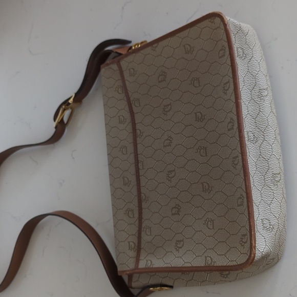 Christian Dior bag with adjustable strap - Picture 6 of 16